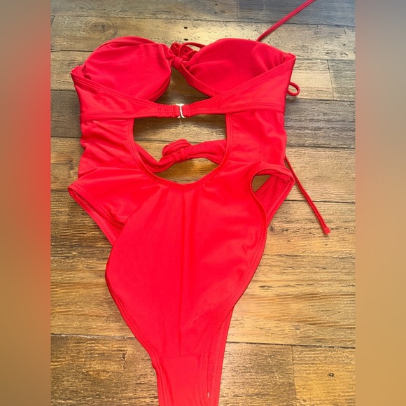 WILD FABLE Red Extra High Leg Extra Cheeky One Piece Swimsuit Scoop Back - Picture 8 of 10